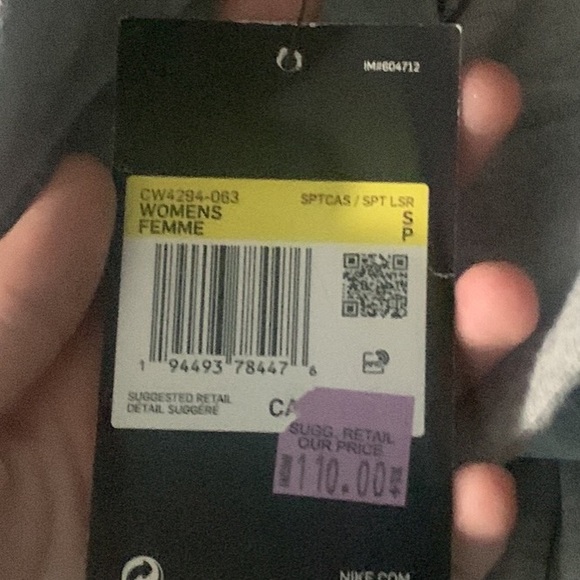 womens nike track pants. zipper on both ankles, never worn, got them wrong size. - Picture 6 of 6